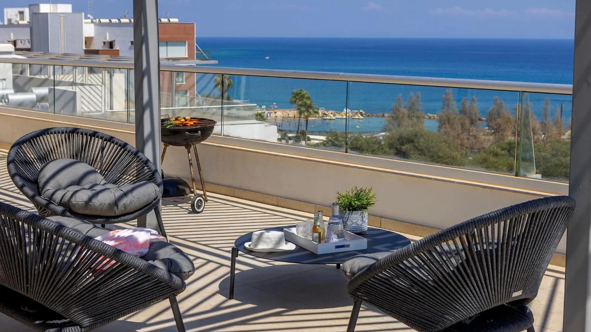 Emerald Bay Sea-Front Penthouse Protarász 0*,  Ciprus