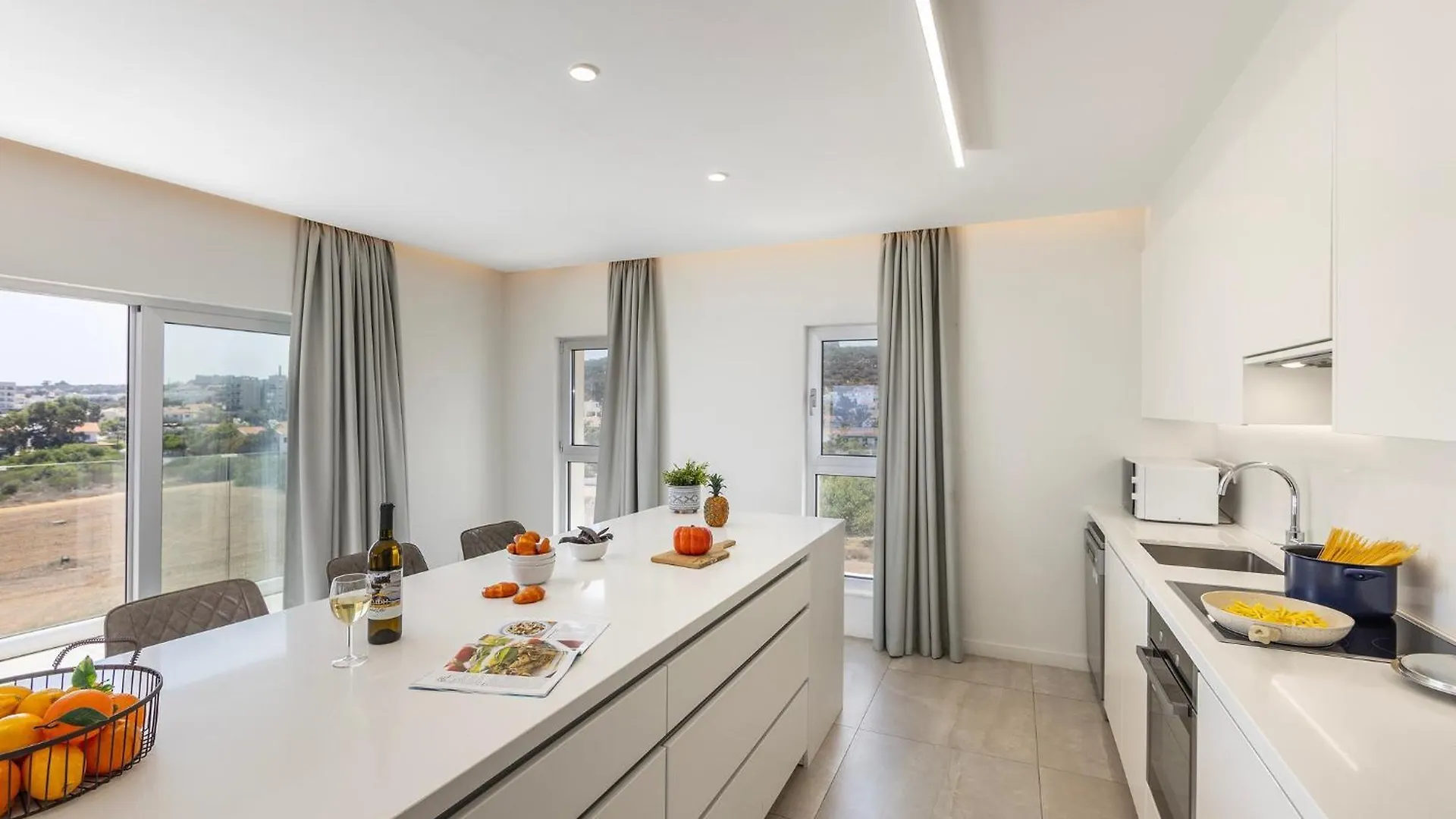 Apartman Emerald Bay Sea-Front Penthouse Protarász