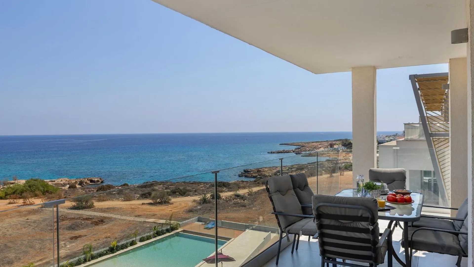 Apartman Emerald Bay Sea-Front Penthouse Protarász